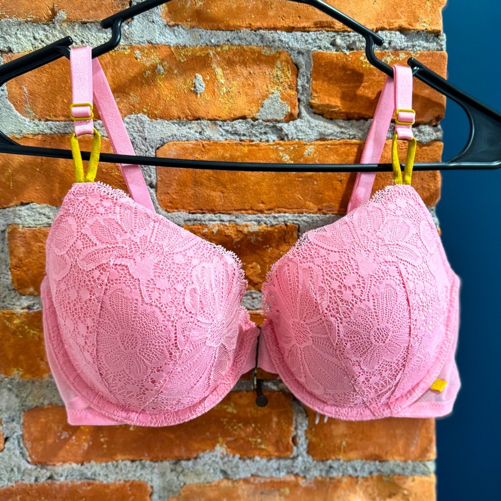 Victorias Secret Sexy T- Lighty Lined Demi Bra